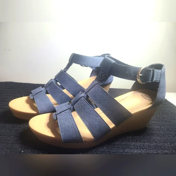 Size 9 Wedge blue sandals - Picture 1 of 5
